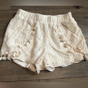 Blu Pepper Lace/Floral Shorts